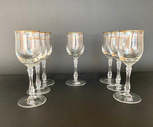 Set of 8 color crystal wine glasses