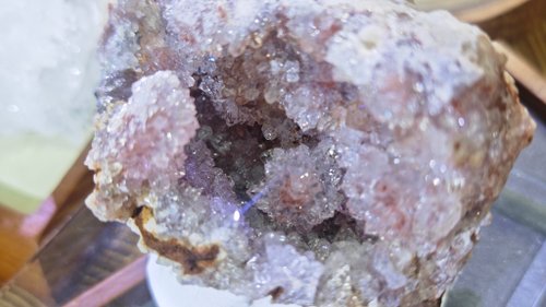 zen crystal jewelry 礦石飾物設計 天然粉紅色紫晶晶簇|異爆晶洞|閃閃鑽石的水晶|含水晶座