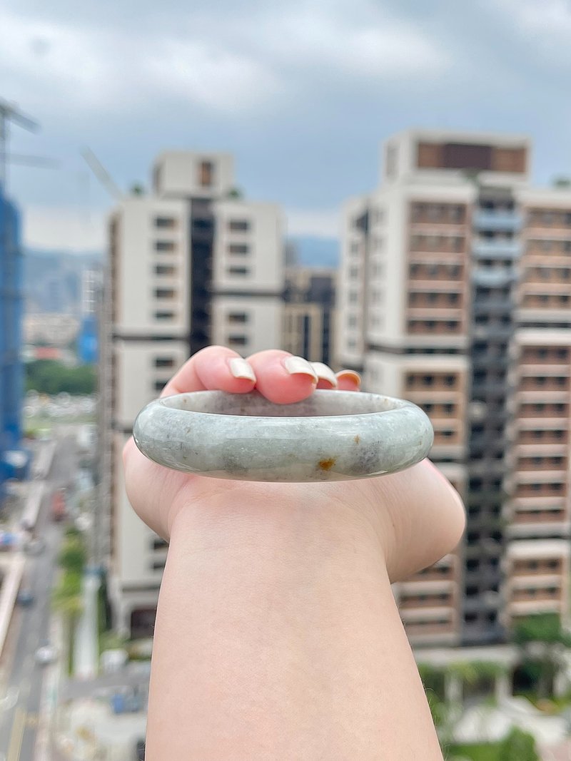 Ice glutinous black-bone chicken belt sprinkling gold bracelet jade bracelet circle mouth 59 bracelet|Natural Burmese jadeite - สร้อยข้อมือ - หยก สีทอง