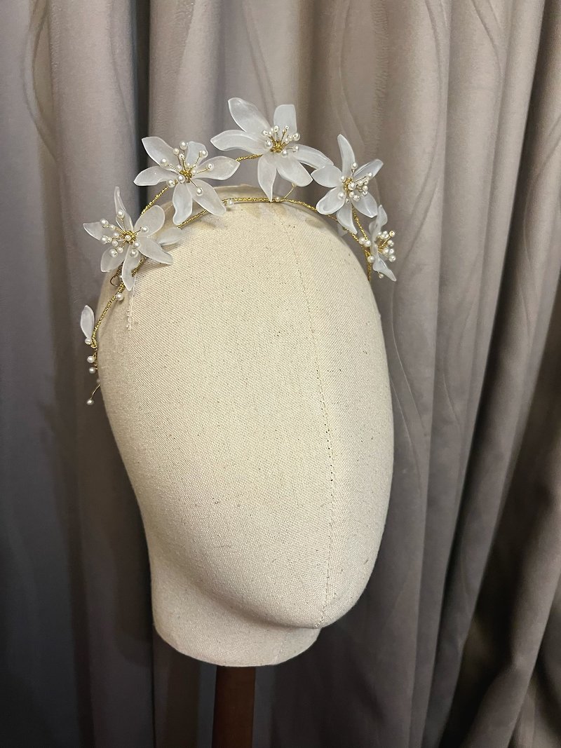 Fake proprietress Kingboss plastic sheet white flower pearl multi-change headgear set. C - Hair Accessories - Other Metals White