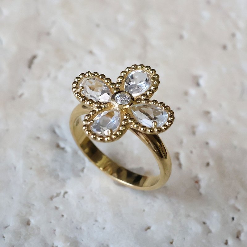 【JP11・JIS51】Floral Inspired Ring with Pear-Shaped Gemstone - แหวนทั่วไป - เงินแท้ สีทอง
