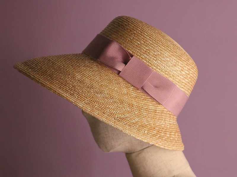 Wide Brim Straw Hat Cecil with Dusty Pink Ribbon - หมวก - พืช/ดอกไม้ สึชมพู