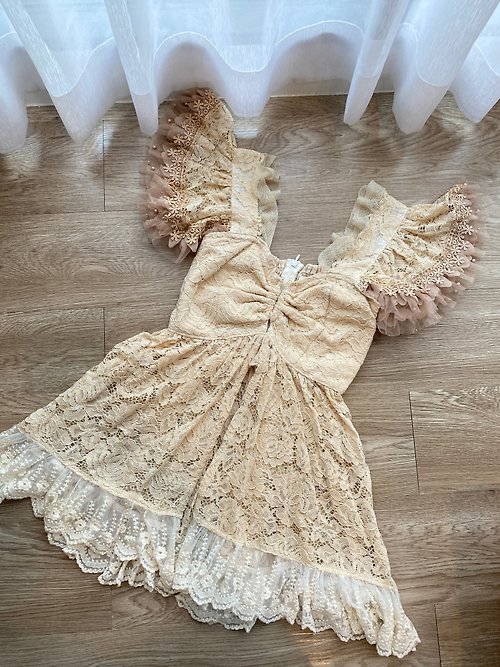 princessflowerb cream dress