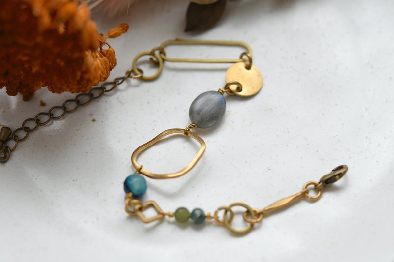 │ elongated stone fog light blue onyx x x │ Bronze Bronze Bracelet - สร้อยข้อมือ - ทองแดงทองเหลือง สีเทา