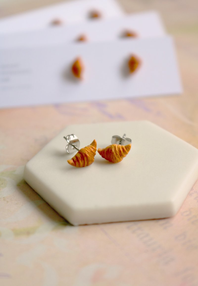 Mini Croissant Stud Earrings – Polymer Clay - 耳環/耳夾/耳骨夾 - 其他材質 橘色
