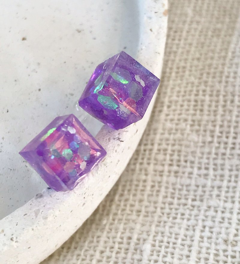 Little ice cube earrings - ต่างหู - เรซิน สีม่วง
