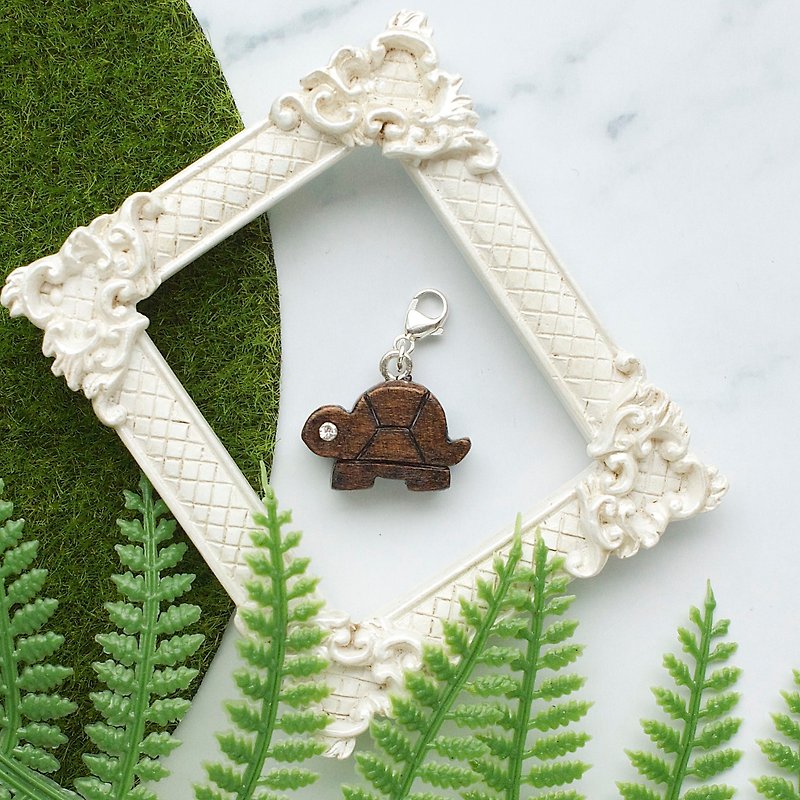 Tortoise wooden charm - Charms - Wood Brown