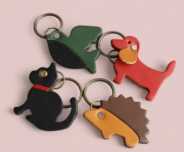 CELINE ブラウンレザー 動物モチーフ キーホルダー imgrc0100047972.jpg