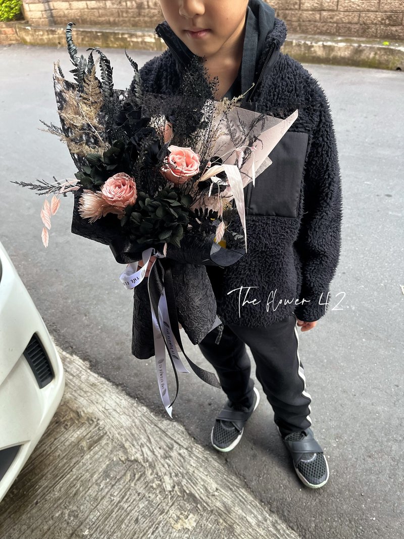 /The flower 42 情人節永生黑粉花束中 - 乾燥花/永生花 - 植物．花 黑色
