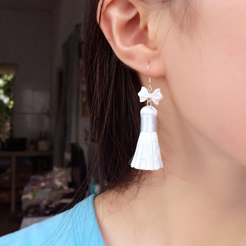 Nabeshima butterfly hand-imported super cute butterfly tassel earrings 925 silver light blue models - Earrings & Clip-ons - Other Materials Blue