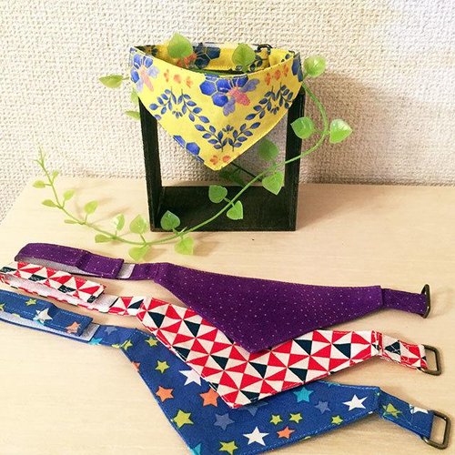 Bee Pattern Yellow / Bandana Style Collar for Cats with Corner Rings For Kittens to Adult Cats