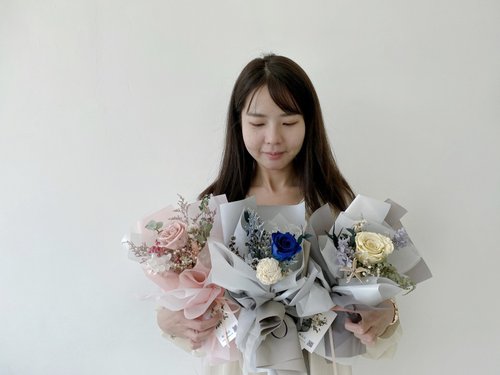 Flora Flower Flora Flower永生玫瑰花束-藍粉黃色系(M)