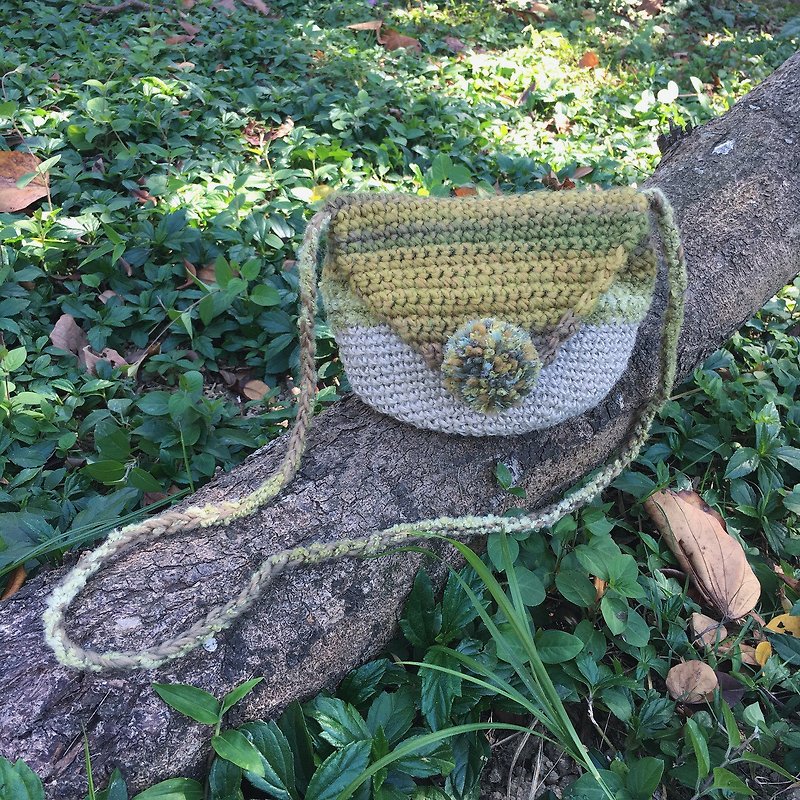 Forest wind fur ball hand-knitted cross-body bag/shoulder bag/woven bag - Messenger Bags & Sling Bags - Cotton & Hemp Green