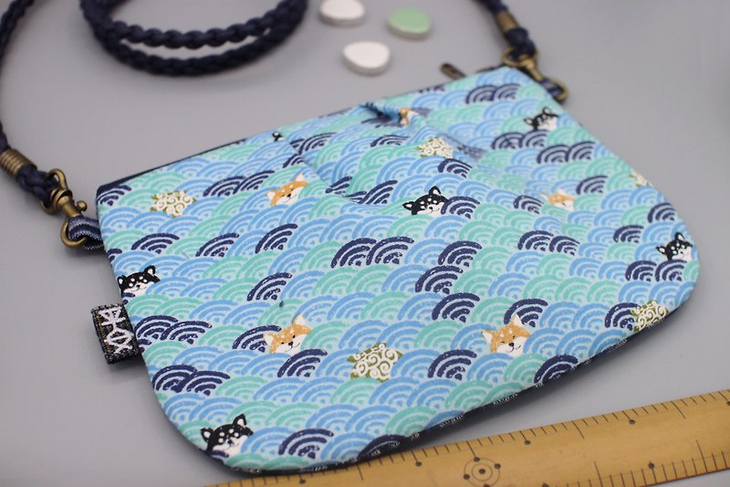 Out of print - Peace side backpack - Wave Shiba Inu, double-sided two-tone - กระเป๋าแมสเซนเจอร์ - ผ้าฝ้าย/ผ้าลินิน สีน้ำเงิน