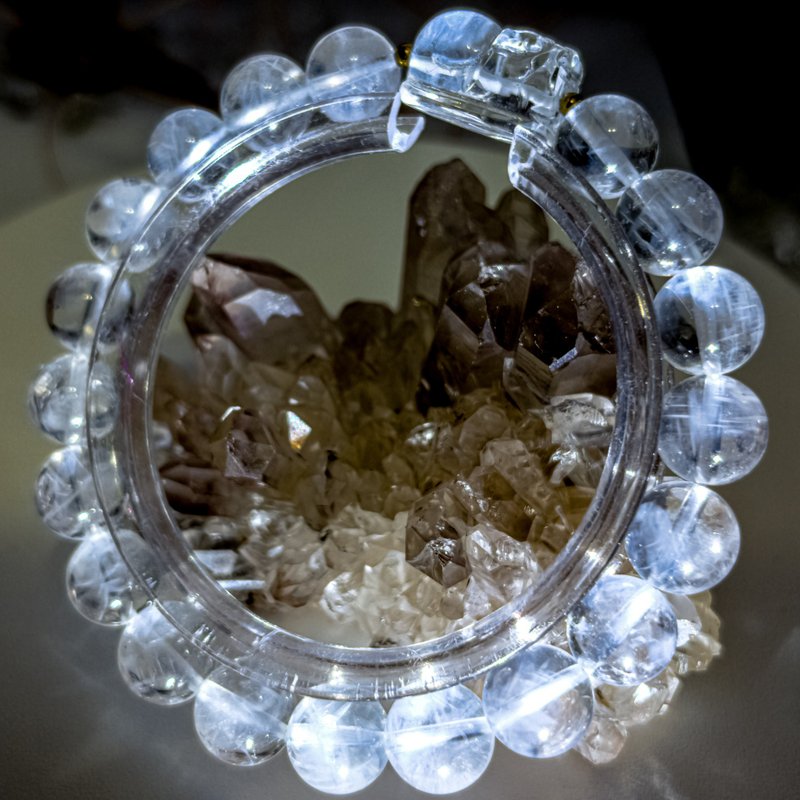 無盡迴圈【天使藍針】高品天然藍針水晶貔貅9.5mm手串 一物一拍 - 手鍊/手環 - 水晶 白色