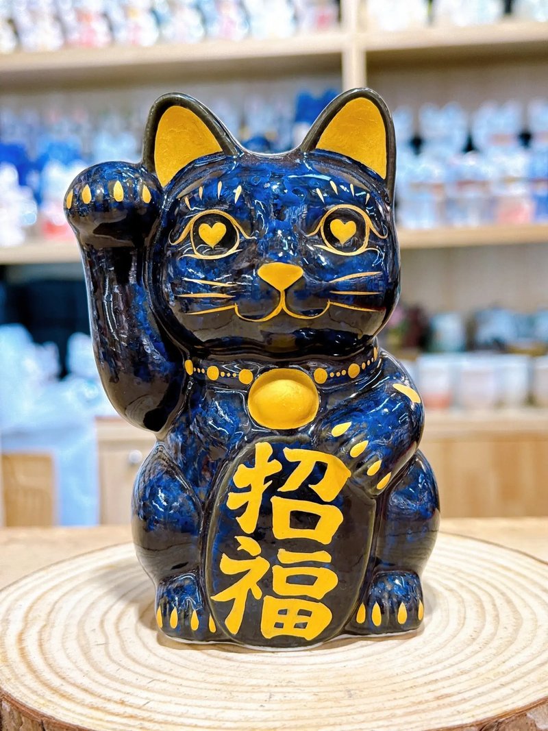 【金心迎喜】日本清水燒招財貓 | 青墨 金彩心 - 招福 右 - 擺飾/家飾品 - 瓷 藍色