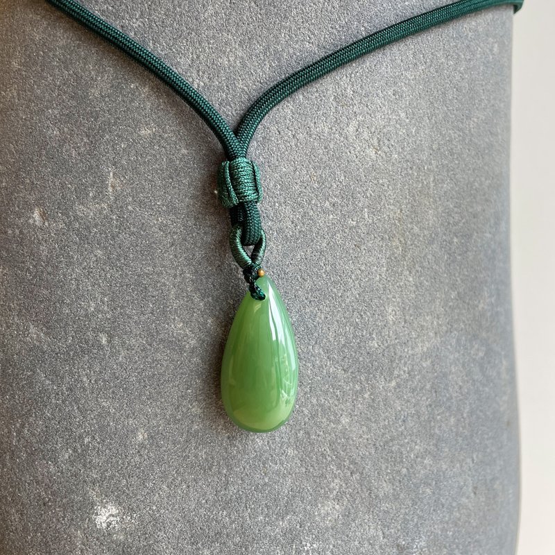 亭亭玉立 - 福氣玉光系列 - 台灣設計雕刻玉珮 - 項鍊 - 玉石 綠色
