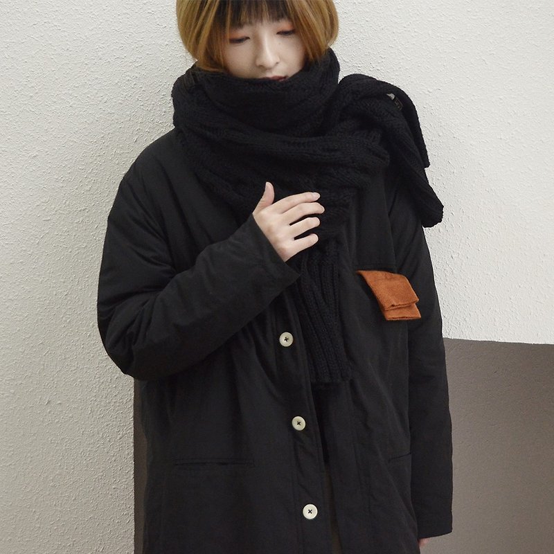 黑色翻領中長款單排扣大衣|大衣|秋冬款|聚酯纖維+棉|Sora-232 - 女大衣/外套 - 聚酯纖維 黑色