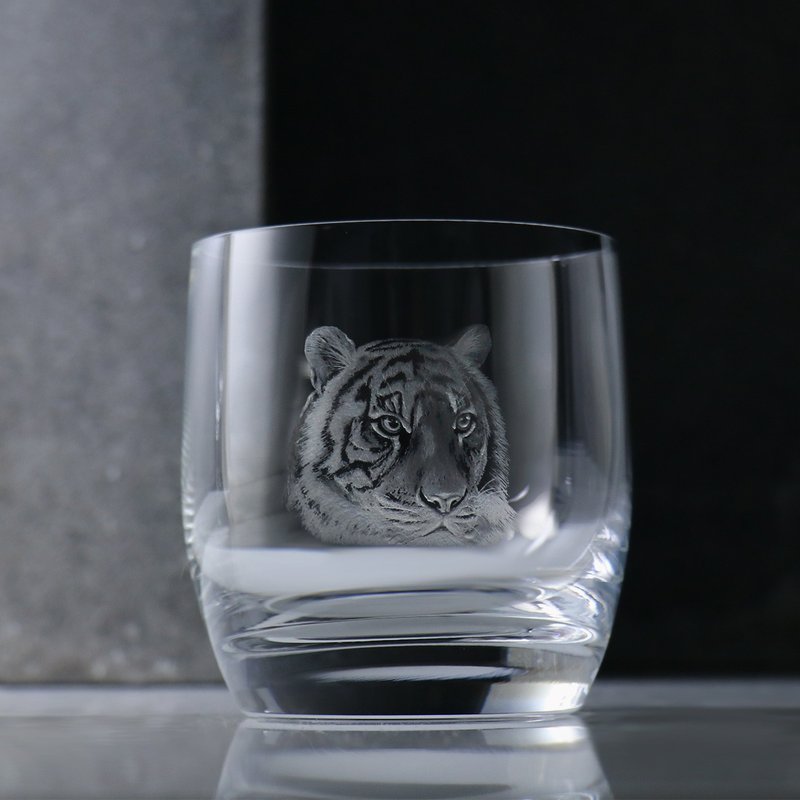 395cc Shanghai【Lucaris】Tiger Whiskey Crystal Glass Zodiac Cup - แก้วไวน์ - แก้ว สีเทา