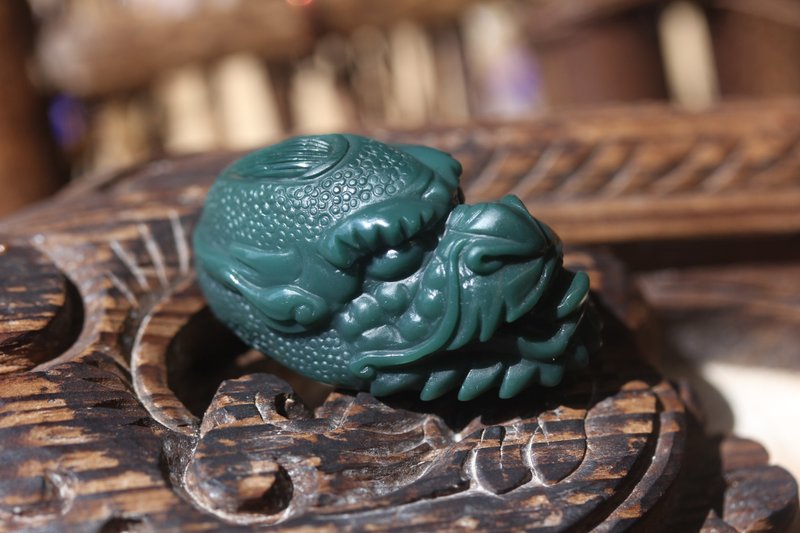 天然阿拉善瑪瑙玉雕龍頭掛件雕刻瑞獸龍頭風水光招財納福項鏈 - 項鍊 - 玉石 綠色