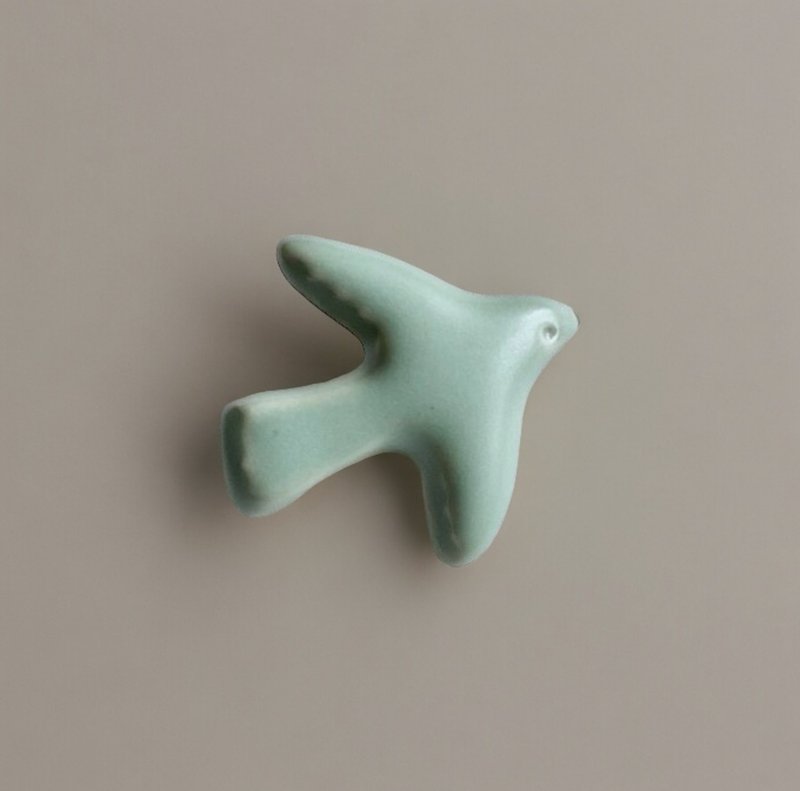 Ceramic brooch bluebird:mg - เข็มกลัด - ดินเผา สีน้ำเงิน