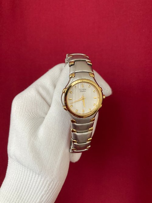 一J Studio ≡ vintage ≡ CITIZEN 布面紋理錶盤 金銀一體成形錶帶 石英錶 古董錶