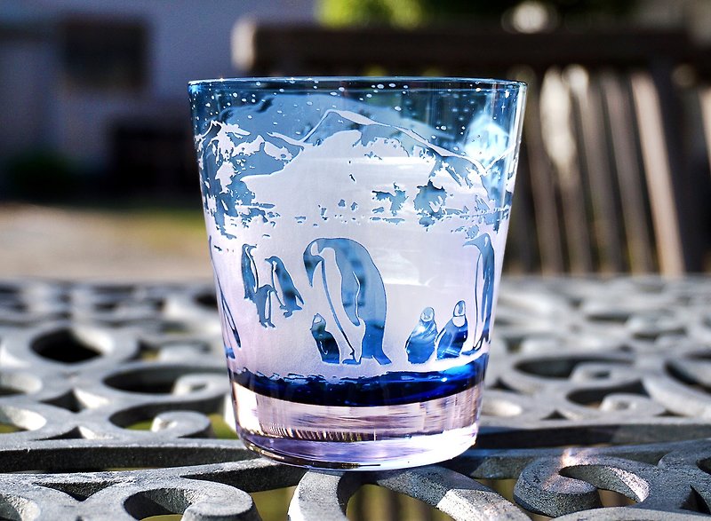 Penguin glass [Tan Gunjo] - Cups - Glass Blue