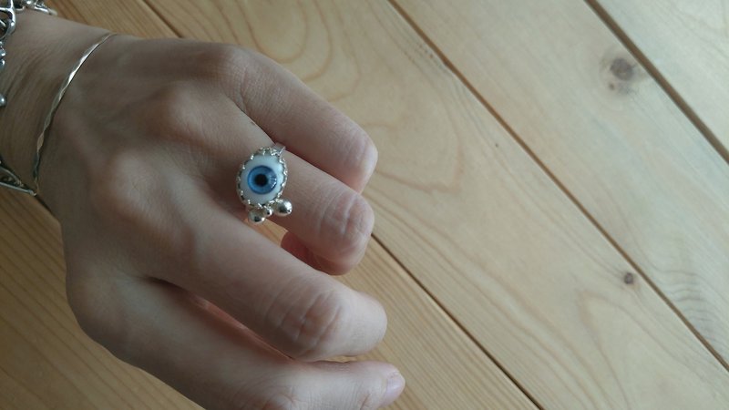 Sterling Silver Bow Big Eye Ring - แหวนทั่วไป - โลหะ สีเงิน