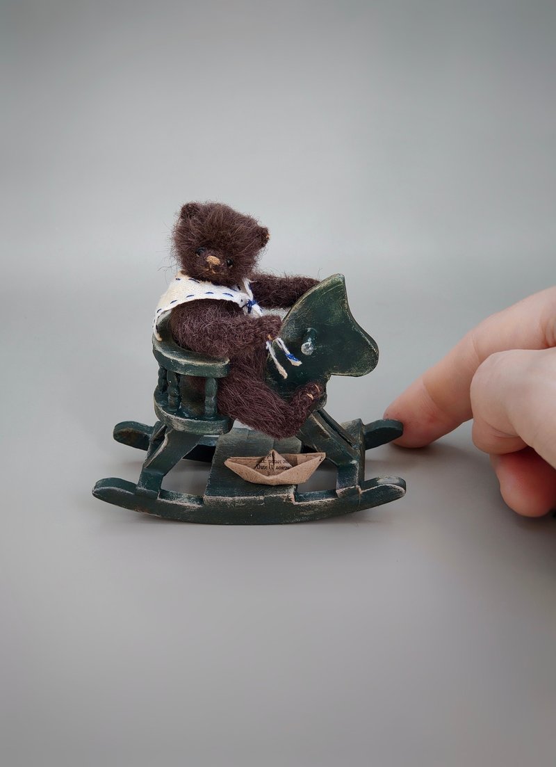 Miniature teddy bear with accessories Cute toy in vintage style - 玩偶/公仔 - 其他材質 咖啡色