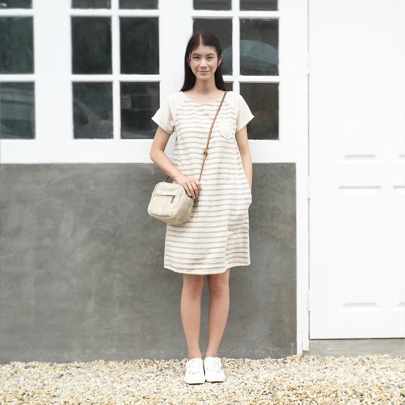 Sweet Journey #1 / Green Strips Round neck Short Sleeve Dresses with Lace Pocket - 洋裝/連身裙 - 紙 綠色