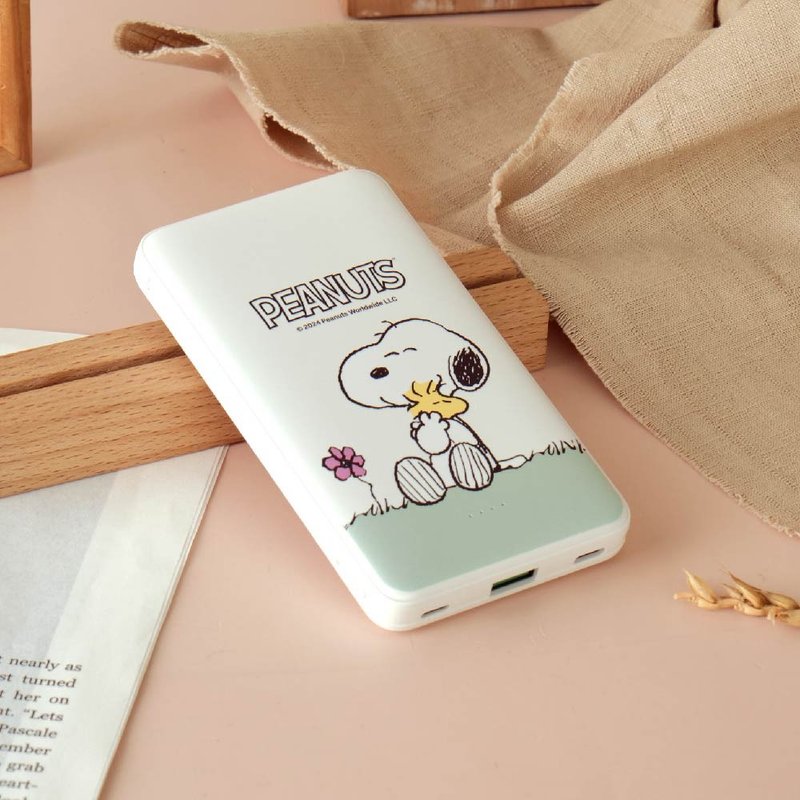 SNOOPY Snoopy hugs tightly dual-wire fast charging 10000mAh mobile power supply - Chargers & Cables - Plastic Black