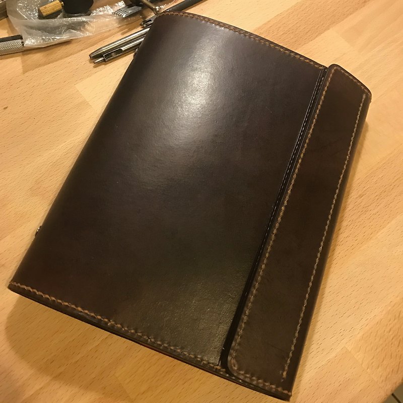 Handmade Leather Goods Handmade Hand-dyed Leather Magnet Buckle 20-hole A5 Loose-leaf Notebook (free printing and embroidering) - สมุดบันทึก/สมุดปฏิทิน - หนังแท้ หลากหลายสี
