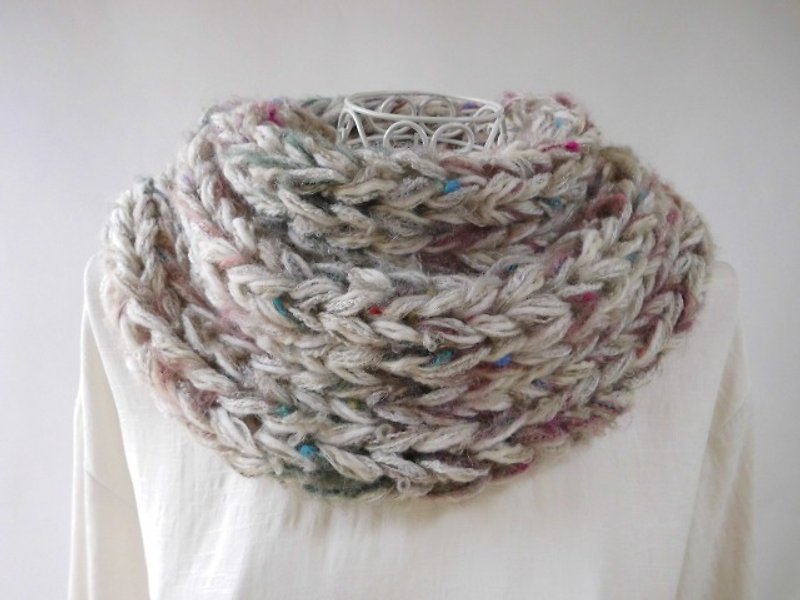 Fluffy snood (color of the earth) _ Beige · Gradation · Merino wool and plenty of alpaca - Scarves - Other Materials Brown