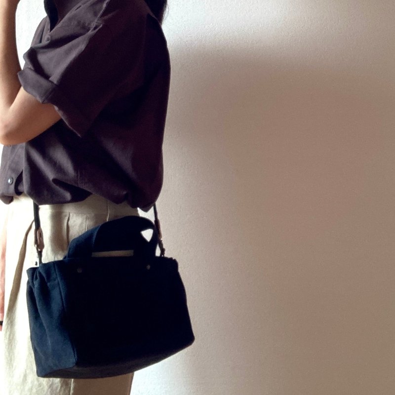 Gathered Tote Bag   Mini   canvas　Black　shoulderstrap 2waybag - กระเป๋าถือ - ผ้าฝ้าย/ผ้าลินิน สีดำ