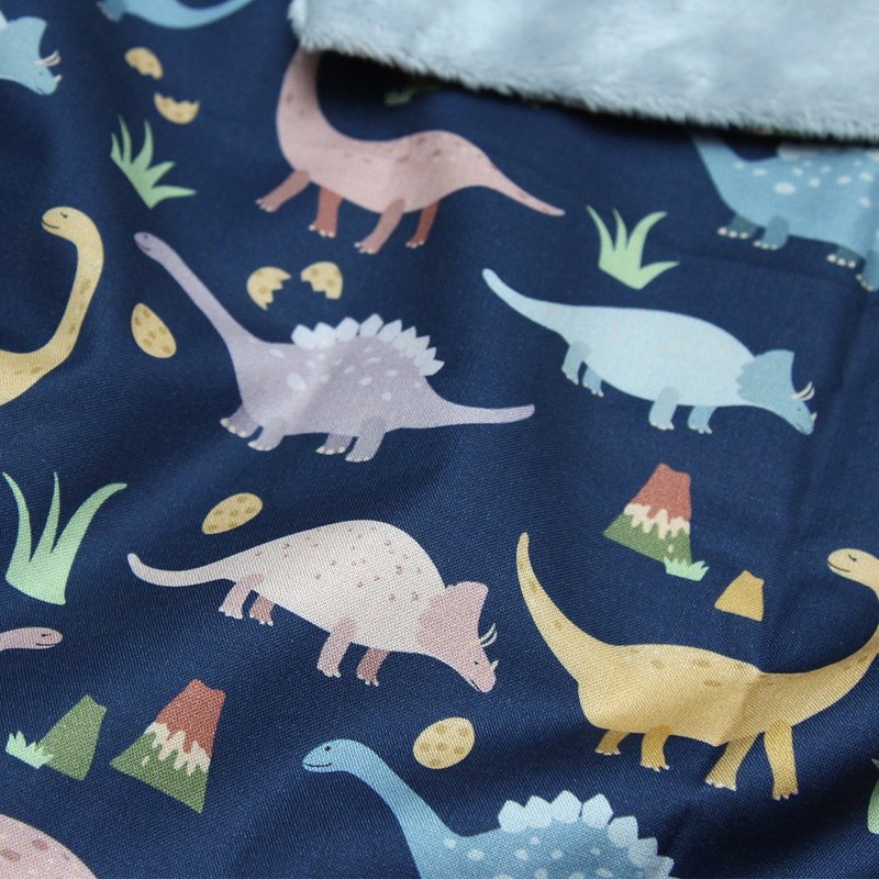 Made in korea dinosaur minky baby blanket (new born baby gift)新生兒 出産祝い, 布  ブランケッ - 嬰兒床/床圍/寢具 - 棉．麻 多色