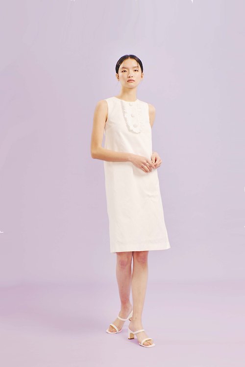YUWEN Off-season sale 白色復古風釦子洋裝