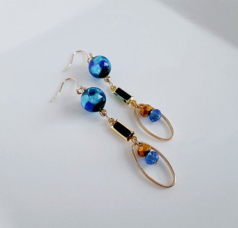 Beautiful Stone-like beads Gold square Clip-On stone and oval hoop stylish pierced earrings - Earrings & Clip-ons - Glass Blue