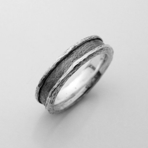 Sky Gemstone Jewelry ・來自星星的-隕石首飾・ 星夜悄悄話・鍛敲天然鎳鐵隕石純銀戒指