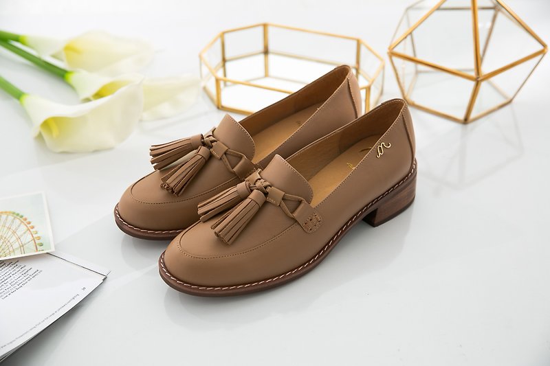 Clio- Khaki-loafers-tassels (customizable) - รองเท้าลำลองผู้หญิง - หนังแท้ สีกากี