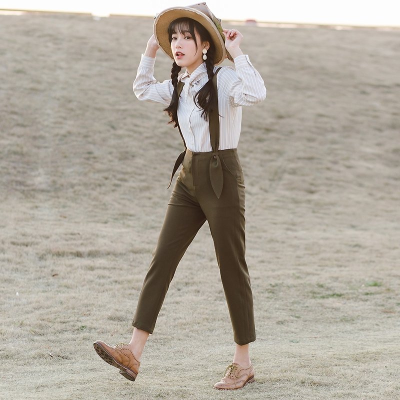 Annie Chen 2018 spring and summer new literary women's solid color straps feet pants - จัมพ์สูท - เส้นใยสังเคราะห์ สีเขียว