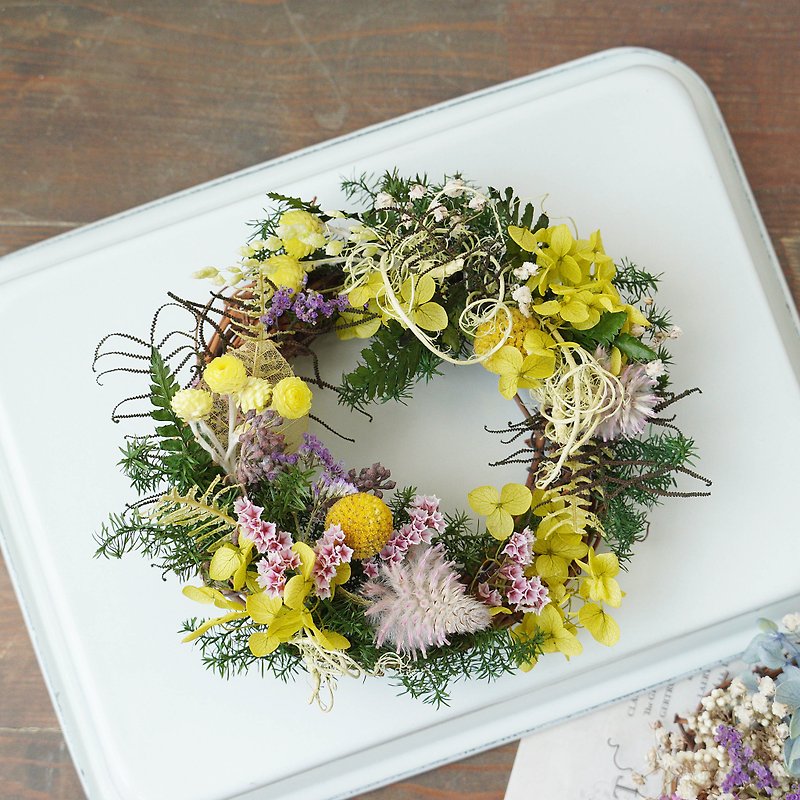 DIY class to design your own small wreath/comes with a free drink - Plants & Floral Arrangement - Plants & Flowers 