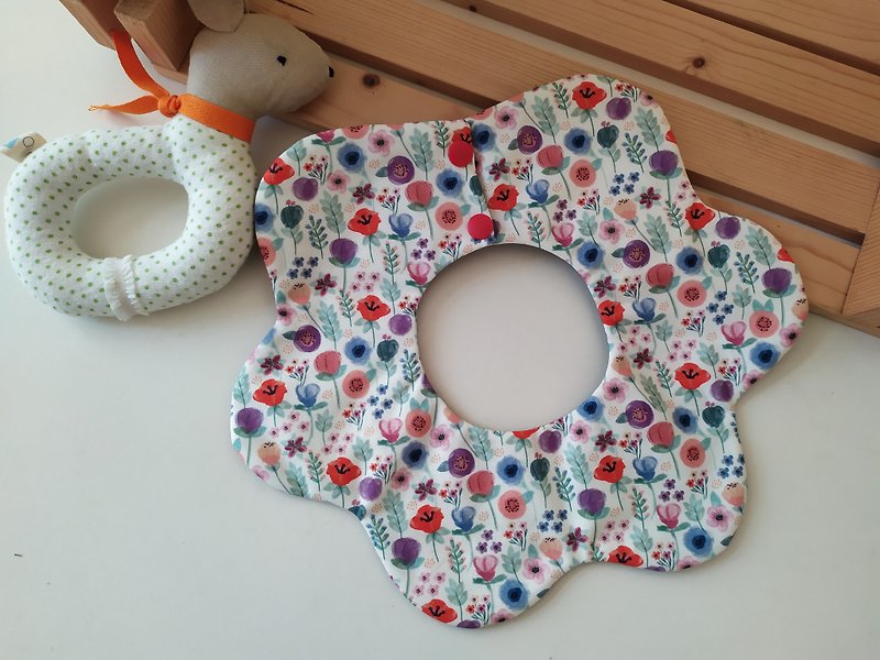 [Shipping within 5 days] Turning flower pocket watercolor small flower baby bib baby bib - Baby Gift Sets - Cotton & Hemp Multicolor