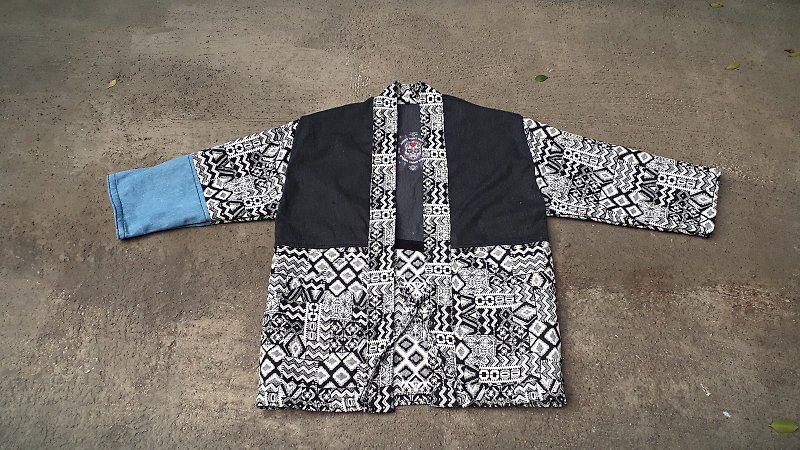 AMIN'S SHINY WORLD手工訂製民族風多布拼接罩衫大衣外套(可客制) - 女大衣/外套 - 棉．麻 多色