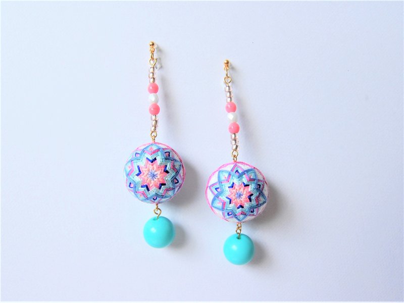 tachibanaya Japanese TEMARI earrings spring Cherry Blossoms - ピアス・イヤリング - 刺しゅう糸 ピンク