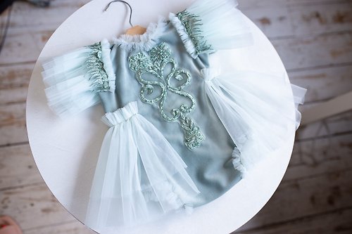 Divaprops Green bodysuit for newborn girls: the perfect outfit for a little girl