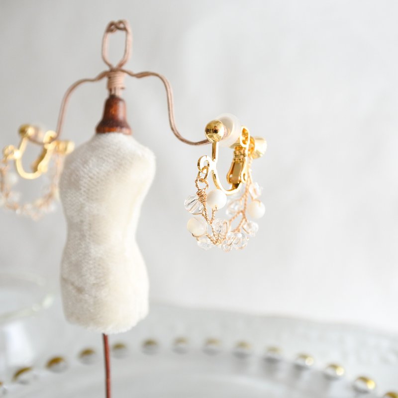 Yuwai (Small) - Gold wire accessory - 耳環/耳夾/耳骨夾 - 其他金屬 金色