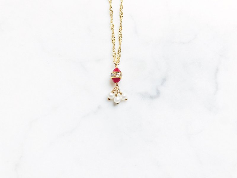 :: Antique House :: Egg Pearl (Wine Red) Clavicle Necklace - สร้อยคอ - โลหะ 