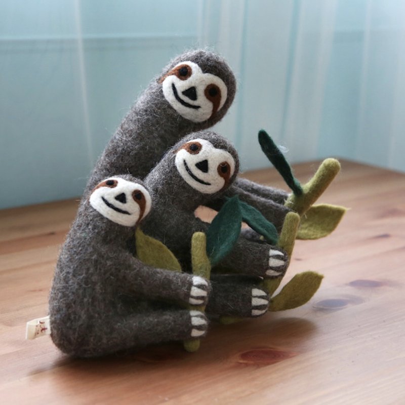 Wool felt doll/curtain button・sloth - ของวางตกแต่ง - ขนแกะ สีเทา