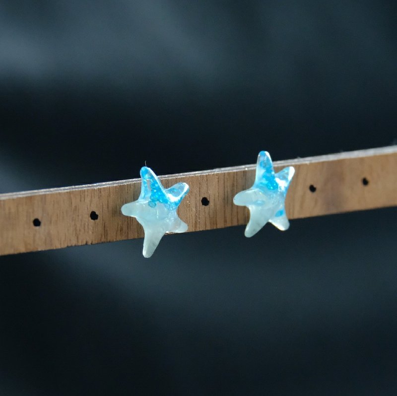 【泡立つヒトデ】Bubble Starfish- Silver Earrings by ETPLANT - 耳環/耳夾/耳骨夾 - 純銀 藍色