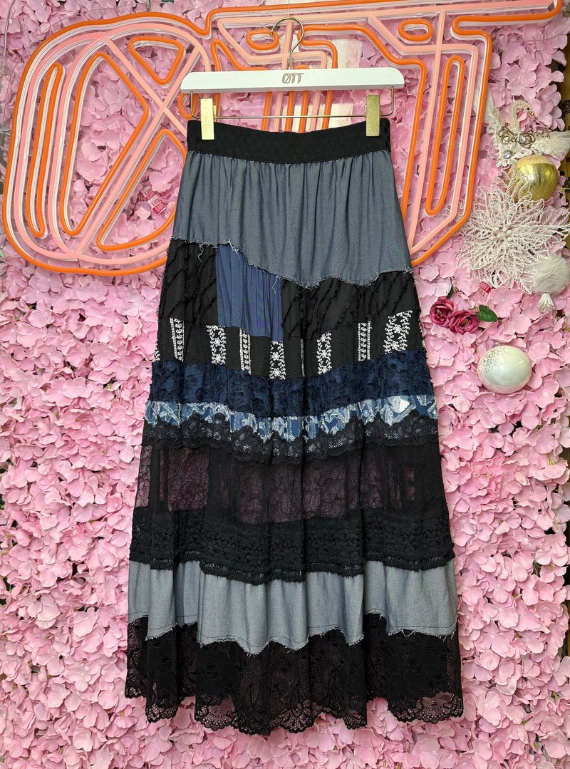 OTT only one-of-a-kind Japanese slim blue and black patchwork lace denim long skirt - กระโปรง - ผ้าฝ้าย/ผ้าลินิน สีน้ำเงิน